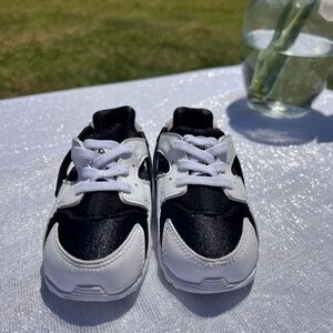 Kids Huarache Black and White Sneakers